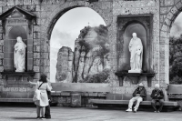 Creu de Sant Miquel amb Turistes, Montserrat, Catalunya, 2024